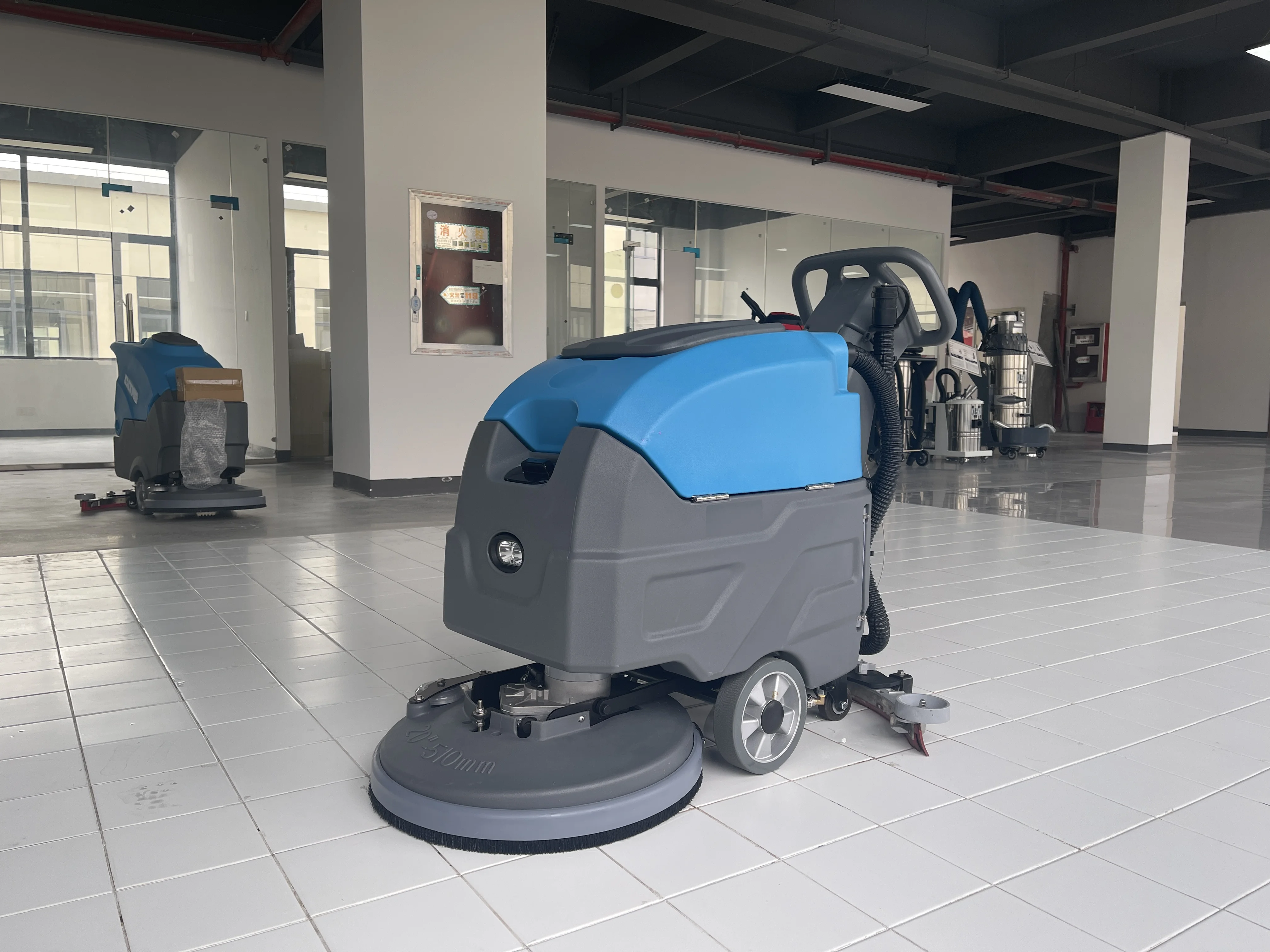 Commercial floor scrubber