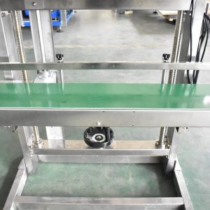 AS600F band sealer: conveyor table and handwheel for height adjustment